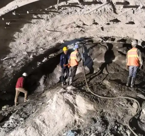 福山镇拱顶带模注浆料的施工流程及注意事项